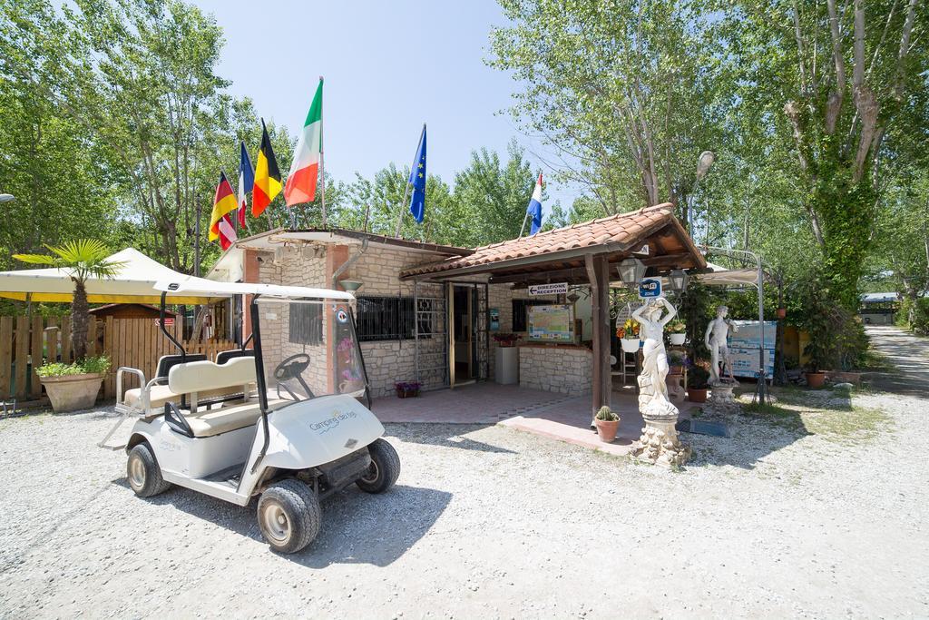 Camping Dei Tigli Торре-дель-Лаго-Пуччіні Екстер'єр фото